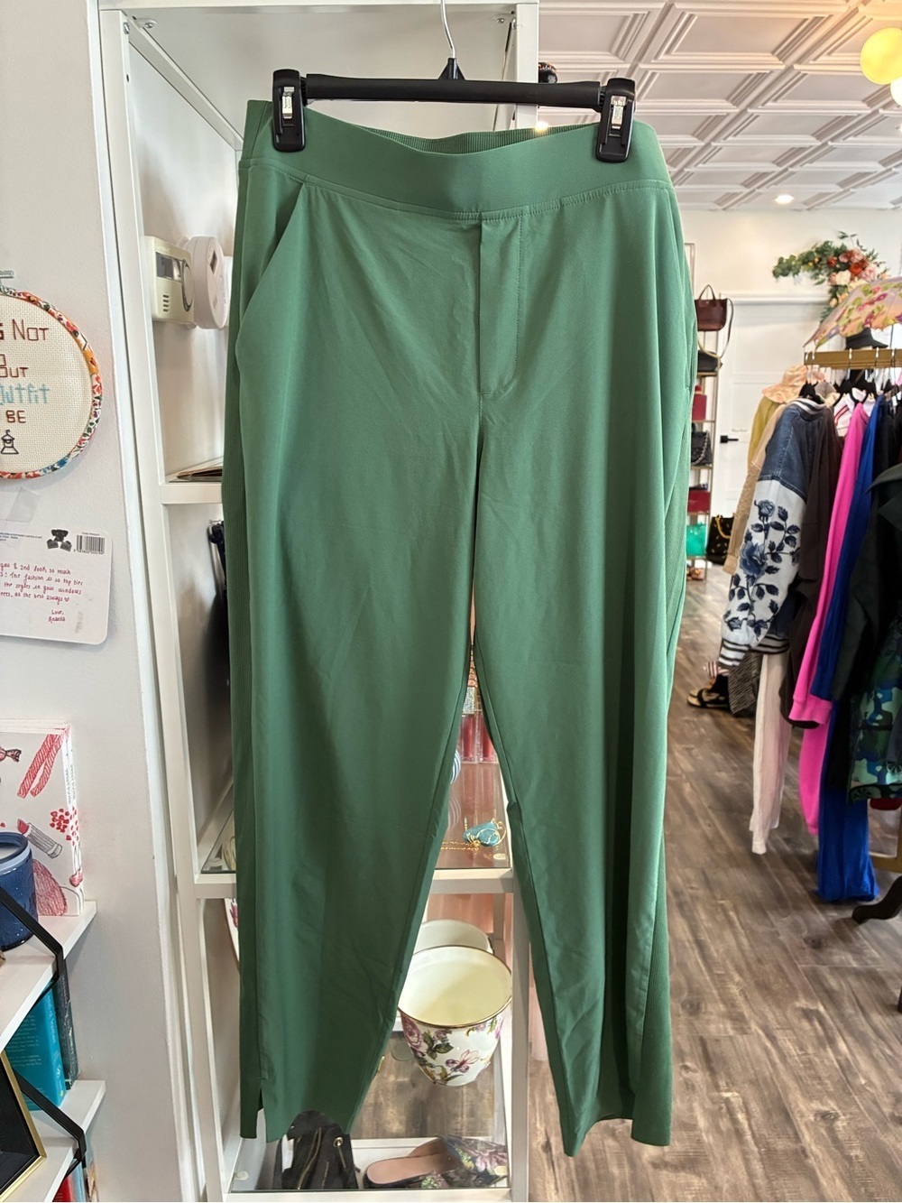Athleta Stylish Olive Green Women’s Stretch Pants